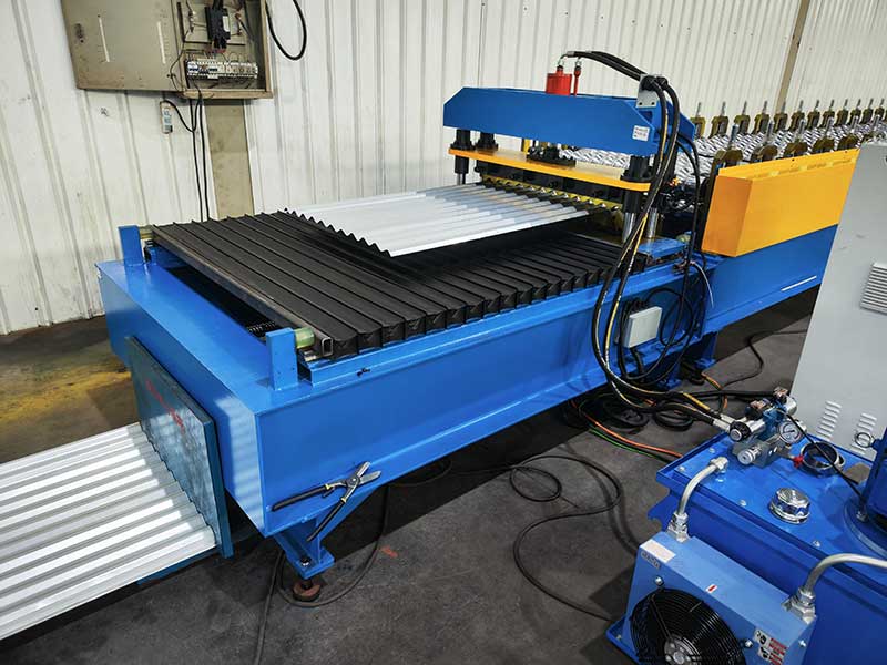 Flying Shear Roof Panel Roll Forming Machine